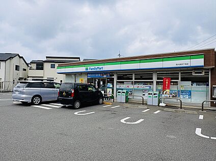 ファミリーマート西大泉四丁目店 170m(徒歩3分)