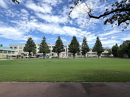 区立武蔵台小学校 270m(徒歩4分)