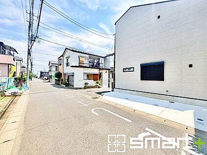 ～開放感ある角地のお住まい～