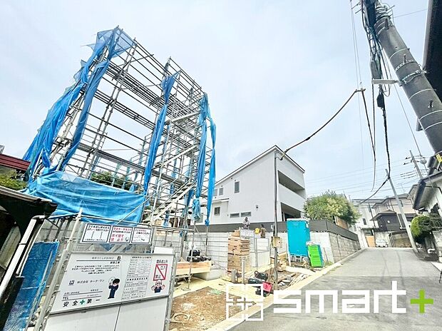 【~完成物件もご案内可能~】・ご案内時には実際の立地に加え、同メーカー・同仕様の完成物件もご案内可能です。
・ぜひ現地と建物をご覧いただき、具体的にイメージしてみてくださいませ。
(1号棟)