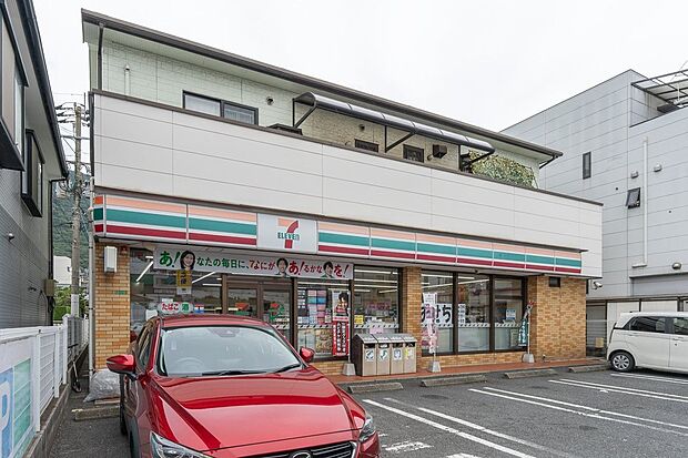 セブンイレブン小倉足立店(約300m)