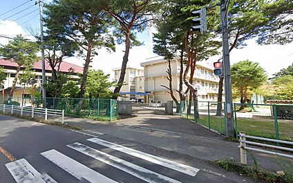 郡山市立大槻中学校 約90m