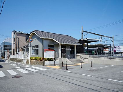 JR 岩出駅 4km(車で約10分)