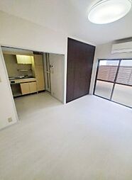 ハウス横浜 1階ワンルームのリビング/ダイニング