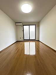 京王相模原線 南大沢駅 バス8分 殿ヶ谷戸下車 徒歩1分の賃貸アパート 2階1Kのリビング/ダイニング