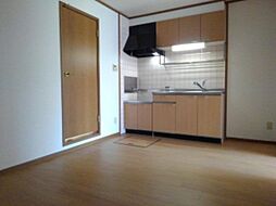 グラシューメゾン北館 1階2DKのリビング/ダイニング