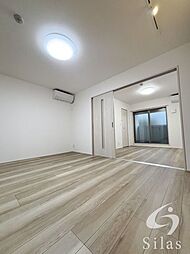 JR片町線(学研都市線) 藤阪駅 徒歩4分の賃貸アパート 3階1LDKのリビング/ダイニング