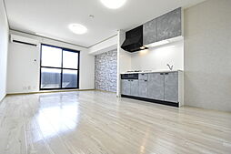 JR越後線 青山駅 3.8kmの賃貸アパート 3階2LDKのリビング/ダイニング