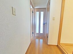 ヴィラ・クオーレＩ 201 2階2LDKのリビング/ダイニング