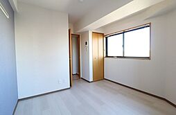 ロイヤル武蔵野 4階1Kのリビング/ダイニング