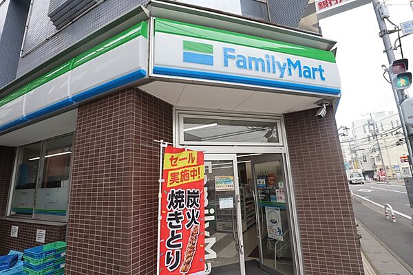 画像22:ファミリーマート新松戸一丁目店 636m