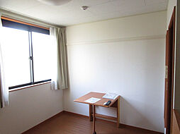 レオパレスビアンネートル 104 1階1Kのリビング/ダイニング