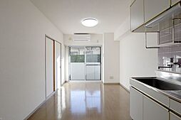 サンスクエア深田台　A棟 102 1階2DKのリビング/ダイニング