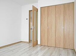 セカンドダウン 1階1Kのリビング/ダイニング