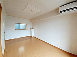 グリムローズガーデン 2階2LDKのリビング/ダイニング