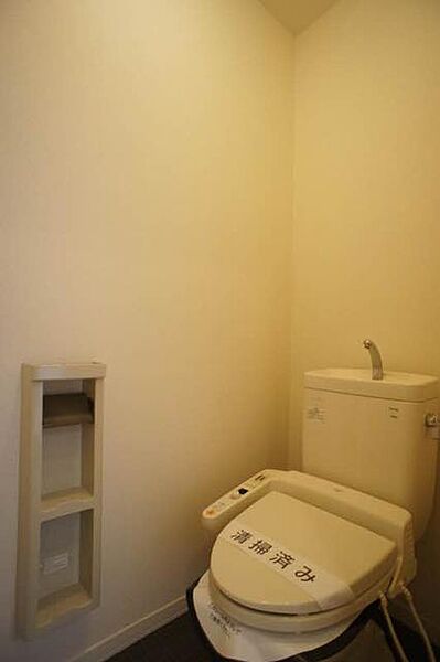 画像13:【トイレ】今や老若男女に必須アイテムの洗浄機能付暖房便座です！