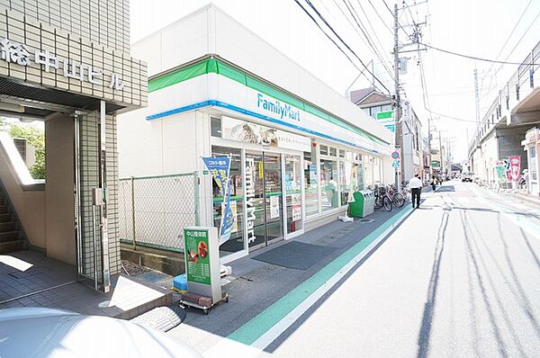 ファミリーマート下総中山駅南口店 836m