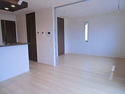 アーバンヒルズIII 2階2LDKのリビング/ダイニング