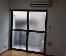 フルーレOMI 1階ワンルームのリビング/ダイニング