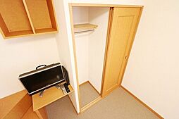 レオパレスメゾン 紗々 2階1Kのリビング/ダイニング