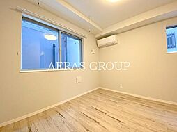 ザ等々力アジト 1階ワンルームのリビング/ダイニング