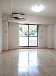 リリー・ヒルズ 502 5階1LDKのリビング/ダイニング