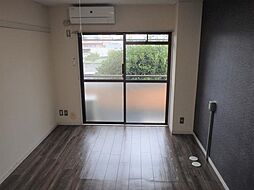 シルキー吉美 2階1Kのリビング/ダイニング