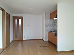 メゾン・ド・ヴィラ 1階2LDKのリビング/ダイニング