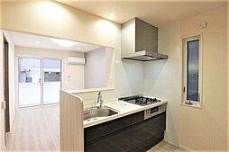 コニフェールIII 1階2LDKのリビング/ダイニング