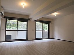 綴マンション 1階1LDKのリビング/ダイニング