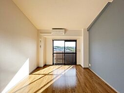 Kreizend 4階2LDKのリビング/ダイニング