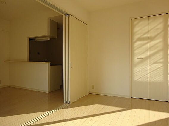 ＢｒｅｅｚｅＧＯＴＥＭＢＡ_内装_2