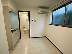 京王線 上北沢駅 徒歩3分の賃貸アパート 1階ワンルームのリビング/ダイニング