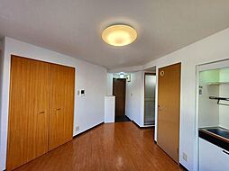 スリーエス国立 2階ワンルームのリビング/ダイニング