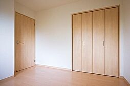 コロッサル六地蔵 4階1LDKのリビング/ダイニング