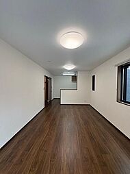 グランソフィアレイリー　A号棟 4LDKのリビング/ダイニング