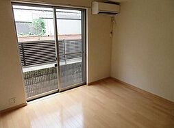 ちきゅうハウス 1階ワンルームのリビング/ダイニング