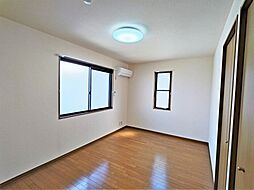 コゥジィーコート 2階2DKのリビング/ダイニング