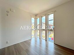 アンジュール綾瀬 2階1LDKのリビング/ダイニング