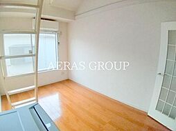 アヴィオンIII 2階ワンルームのリビング/ダイニング