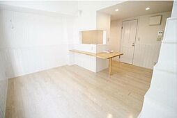 キンググランシェ24 102 1階ワンルームのリビング/ダイニング