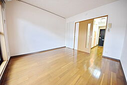 京王動物園線 多摩動物公園駅 徒歩4分の賃貸マンション 3階1Kのリビング/ダイニング