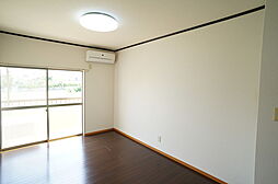 グランシャリオ 203 2階ワンルームのリビング/ダイニング