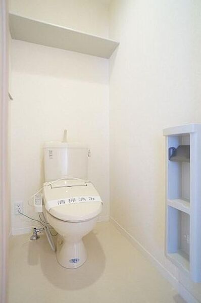 画像8:【トイレ】もちろん風呂トイレ別☆　便利な洗浄機能付便座♪