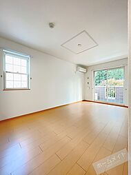 ハミング・バード 1階1LDKのリビング/ダイニング