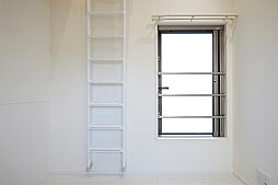 クレシェンド学芸大学 205 2階ワンルームのリビング/ダイニング