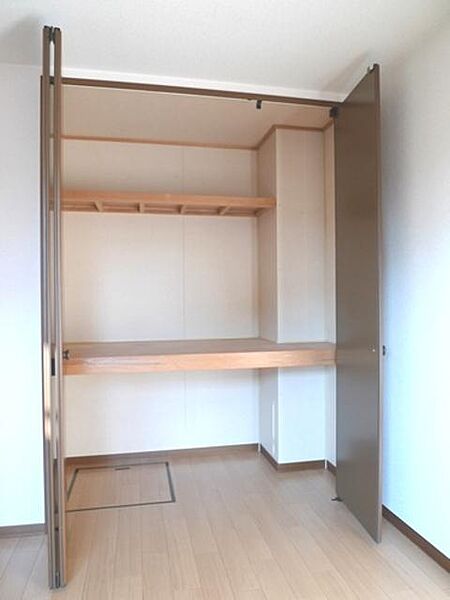 画像6:「収納」2段棚の収納スペースです☆衣装ケースやお布団も収納できます♪