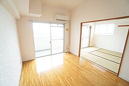 バードタウン3番館 305 3階1LDKのリビング/ダイニング