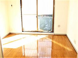 ディアロード 202 2階1Kのリビング/ダイニング