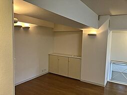 グリーンテラス元代々木 地下1階1LDKのリビング/ダイニング